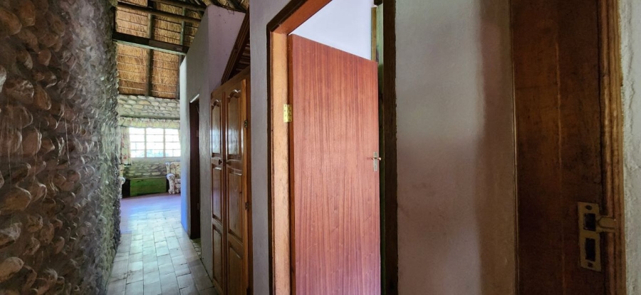 10 Bedroom Property for Sale in Joubertina Eastern Cape
